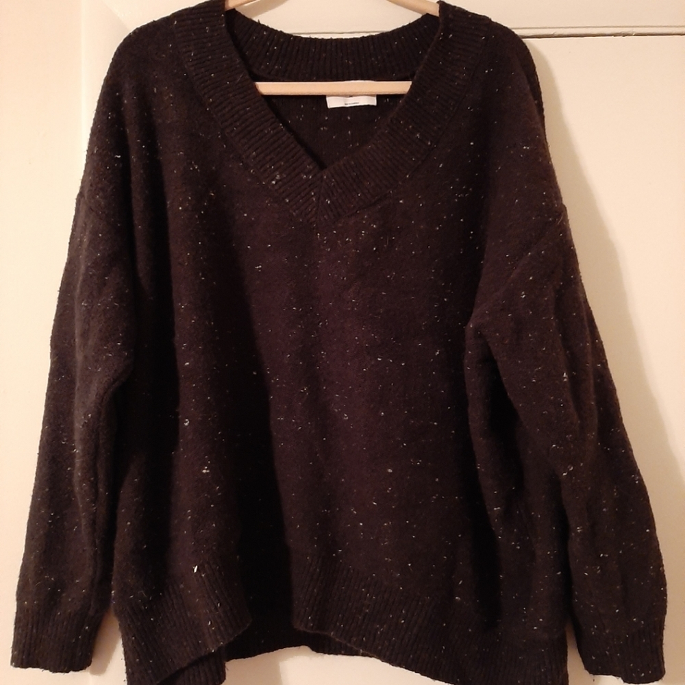 Gray speckled v neck over sized sweater